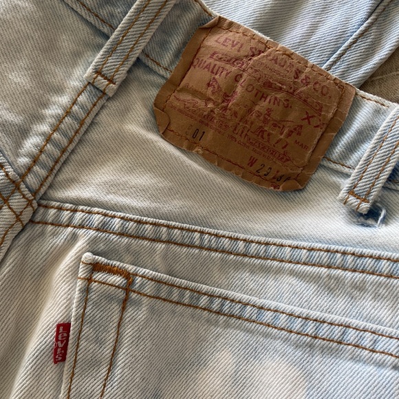 Faded Vintage Levi 501’s - Picture 8 of 11